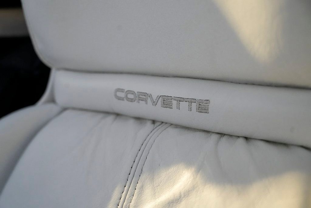 Used 1992 Chevrolet Corvette Convertible image 70