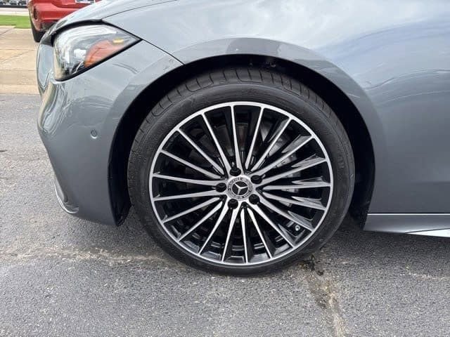 Used 2025 Mercedes-Benz C 300 4MATIC Sedan image 9