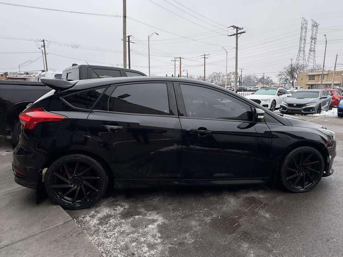 Used 2016 Ford Focus ST image 5