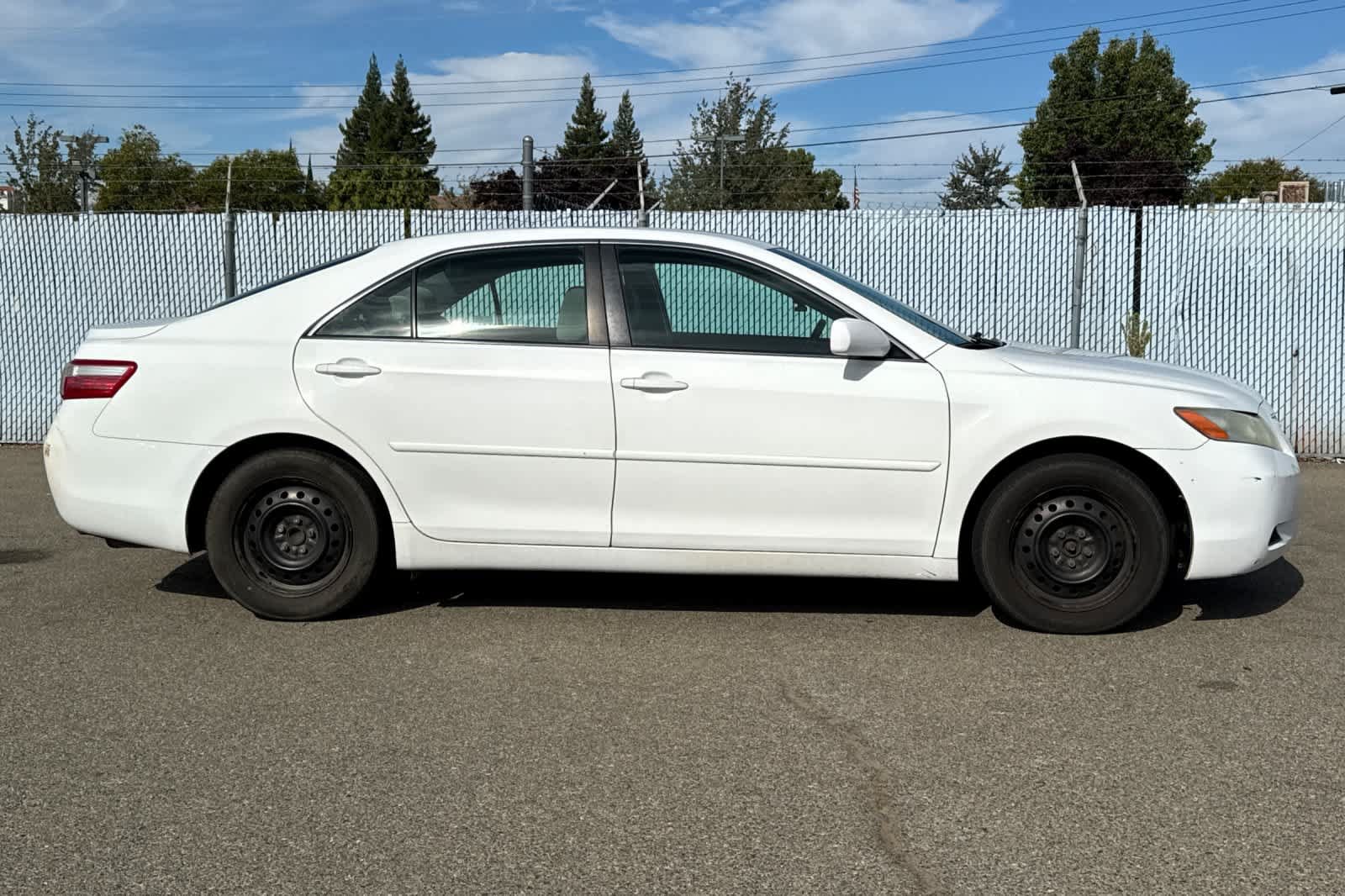Used 2009 Toyota Camry LE FWD image 6