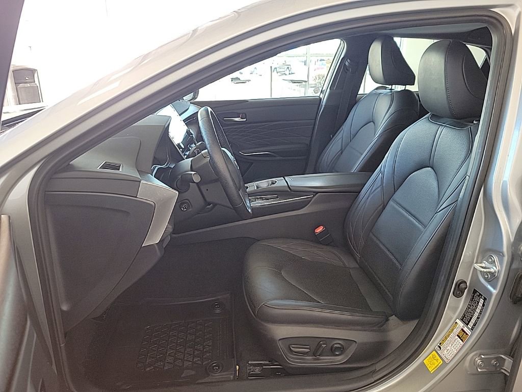 Used 2021 Toyota Avalon Limited w/ Advanced Safety Package image 8