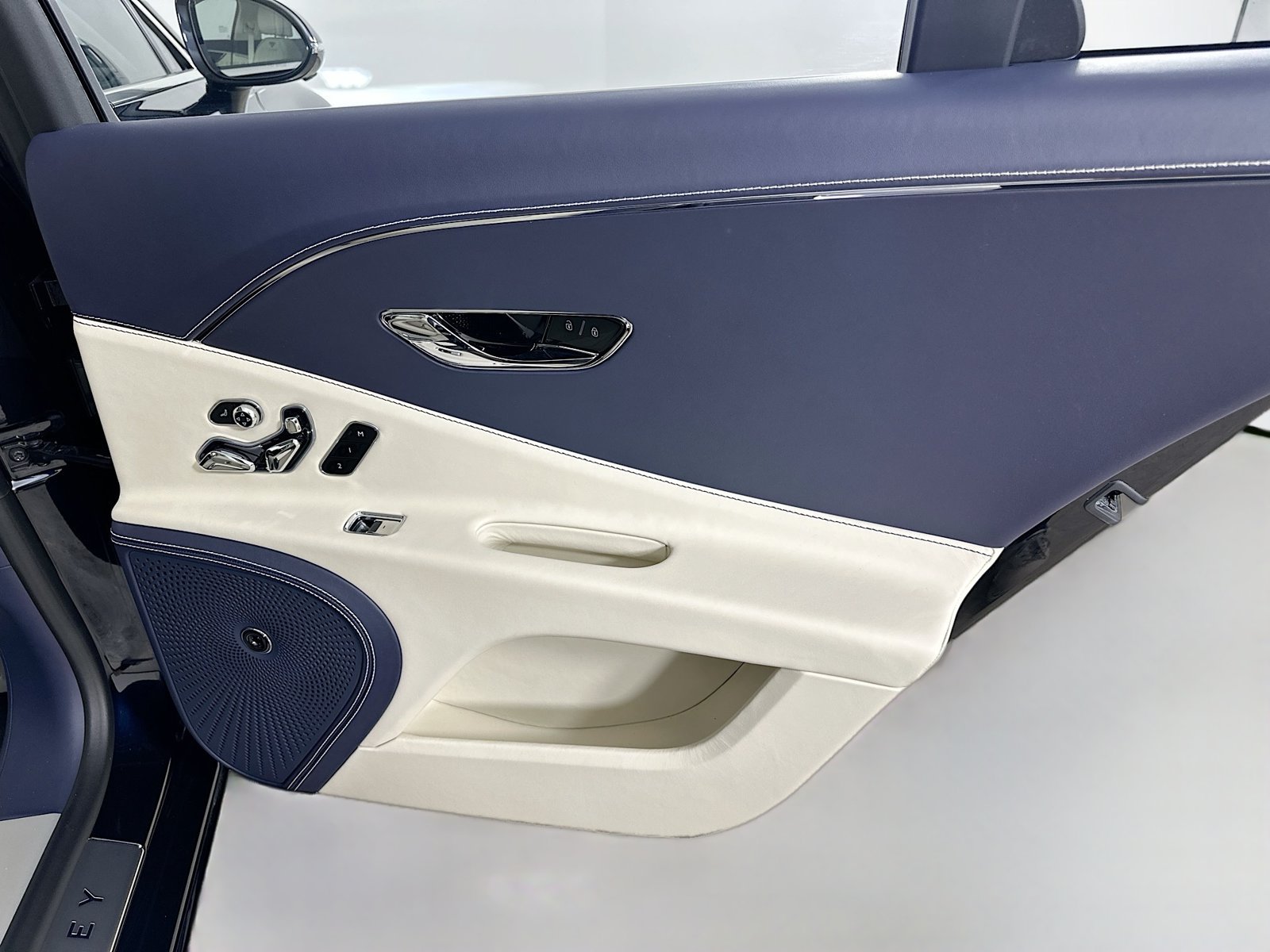 New 2026 Bentley Flying Spur V8 AWD/4WD image 46