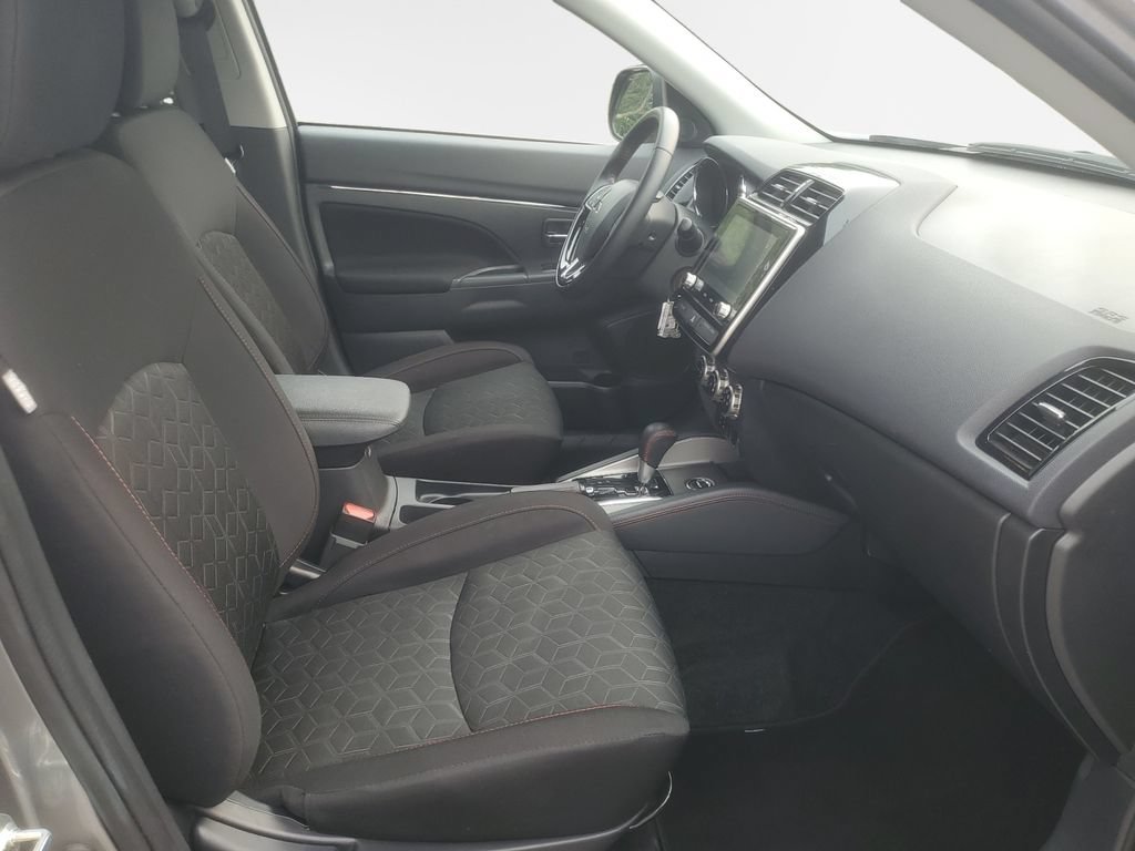 Used 2025 Mitsubishi Outlander Sport AWD image 26