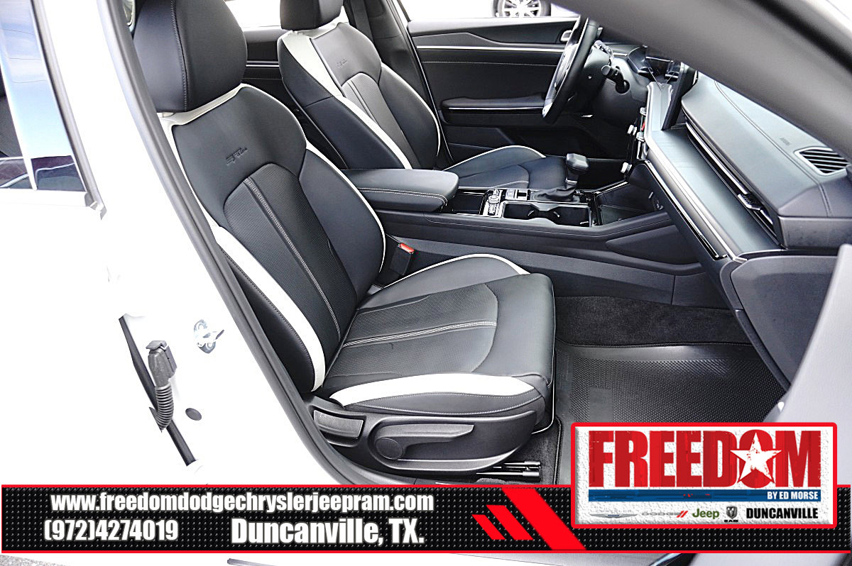 Used 2025 Kia K5 GT-Line w/ GT-Line Premium Package FWD image 15