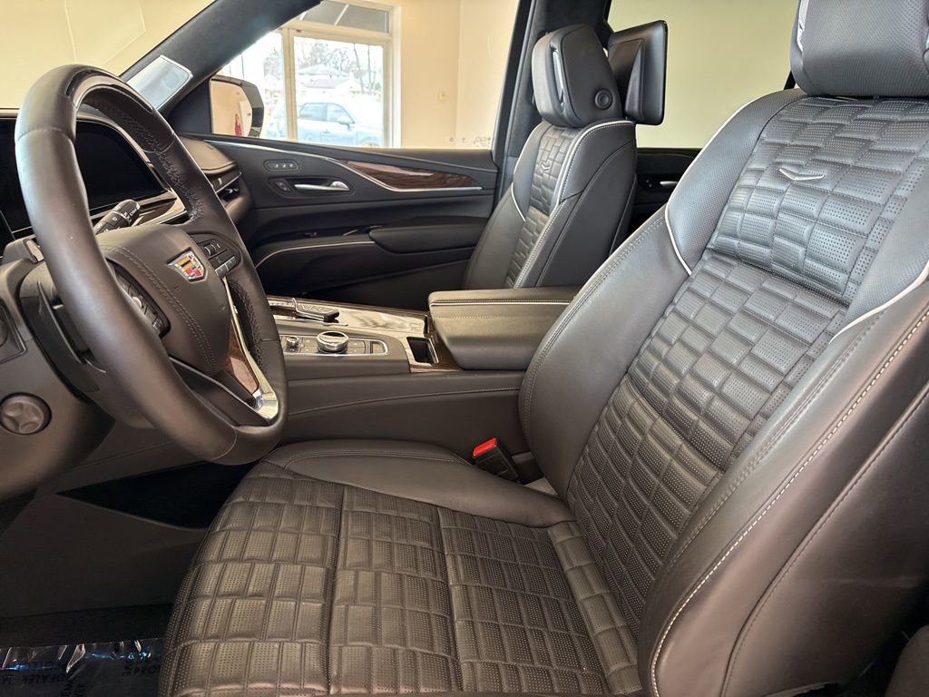 Certified 2023 Cadillac Escalade Sport Platinum w/ LPO, ONYX Package AWD/4WD image 15