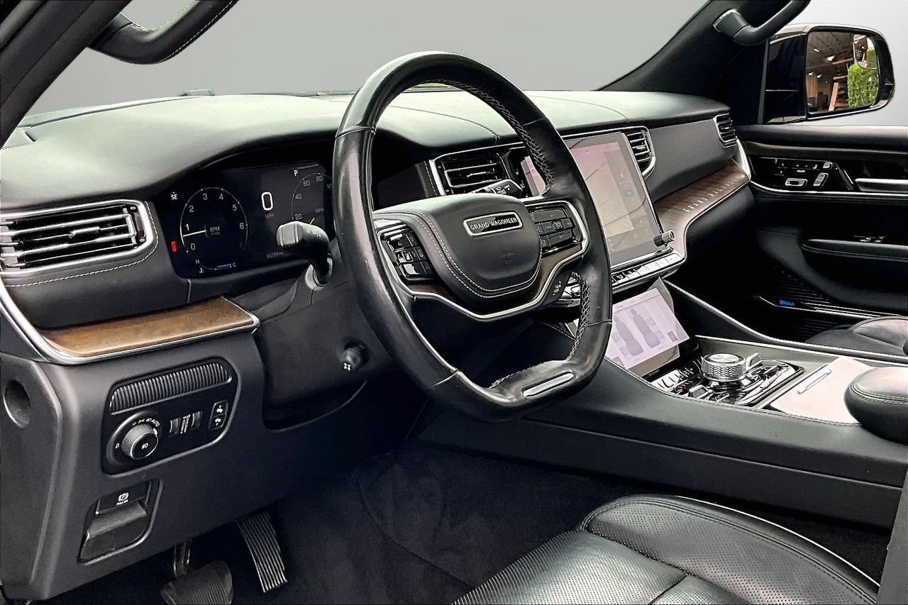 Used 2023 Jeep Grand Wagoneer Series II AWD/4WD image 19