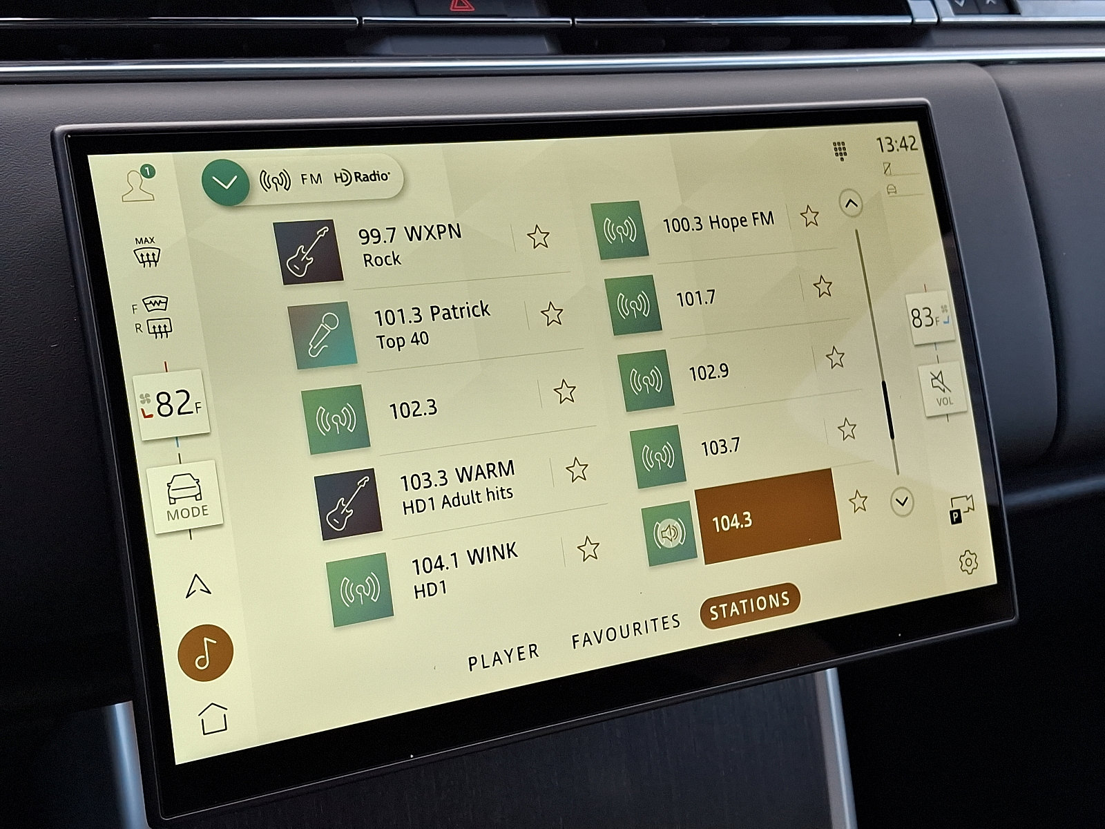 New 2025 Land Rover Range Rover SE image 13