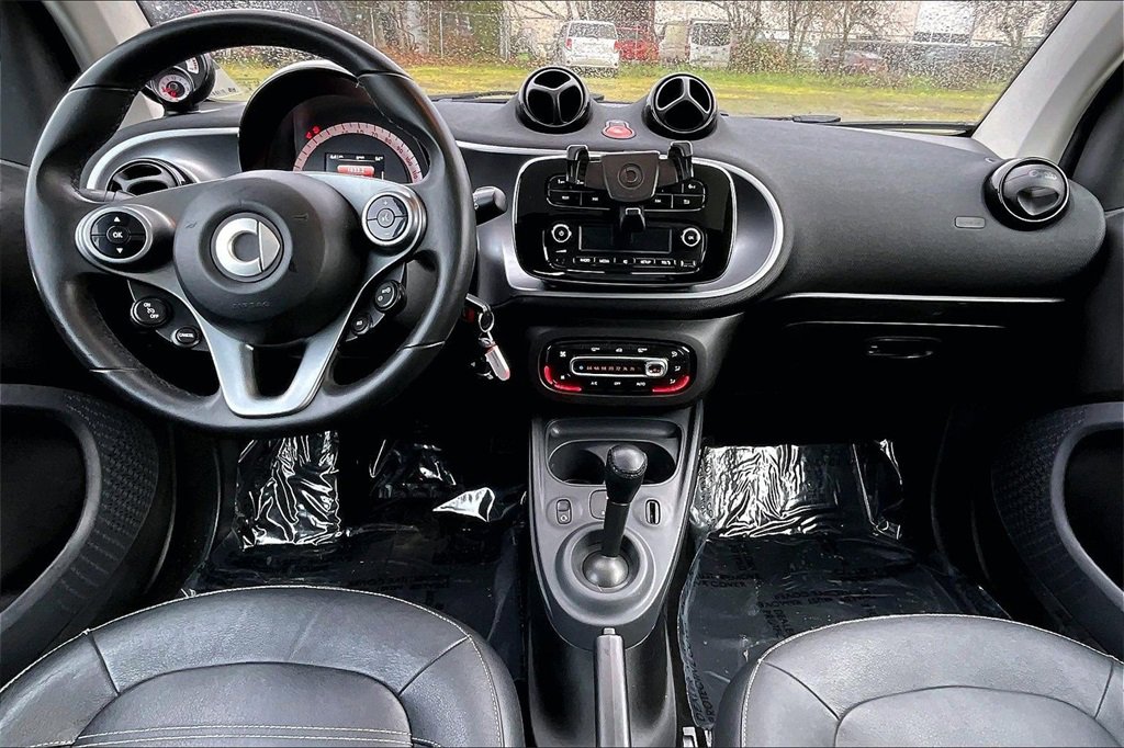 Used 2016 smart fortwo Prime image 14