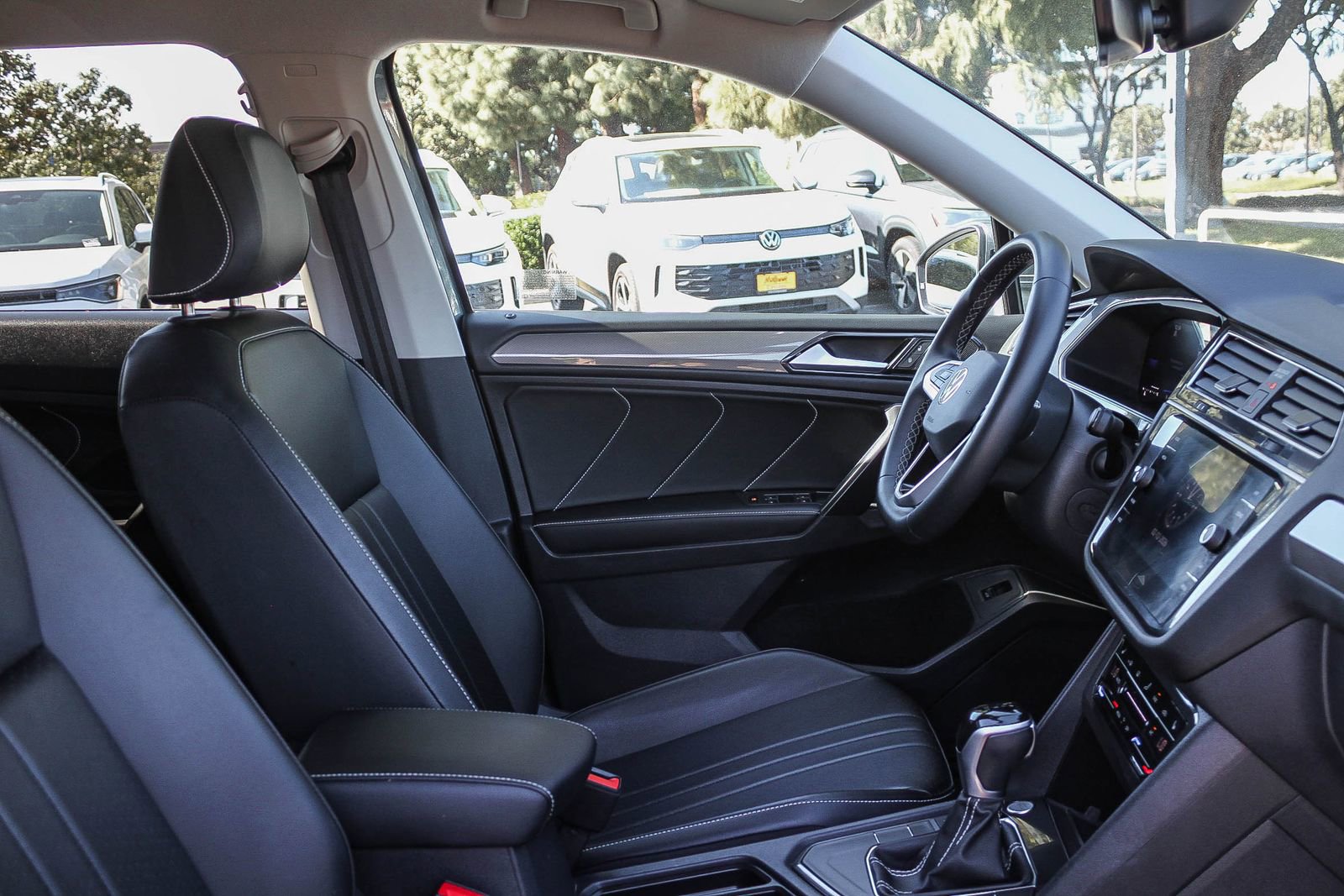 Used 2024 Volkswagen Tiguan Wolfsburg Edition image 17