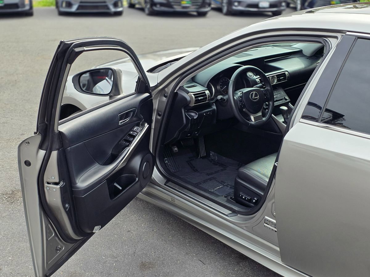 Used 2016 Lexus IS 200t image 42