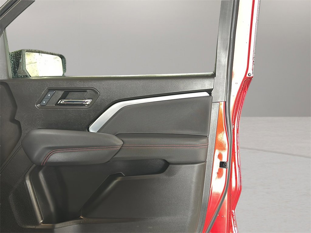 Used 2024 Chevrolet Colorado Z71 w/ Z71 Convenience Package 2 image 27