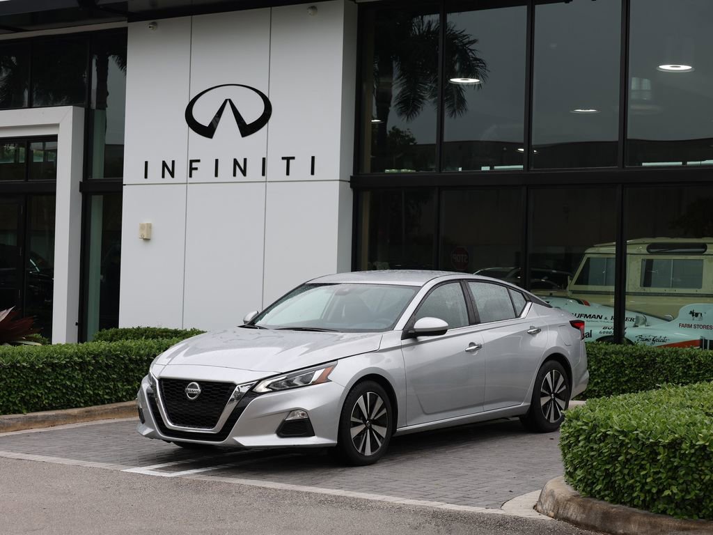 Used 2022 Nissan Altima 2.5 SV FWD image 1