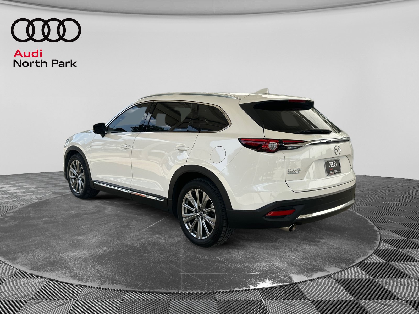Used 2023 MAZDA CX-9 Signature AWD/4WD image 3