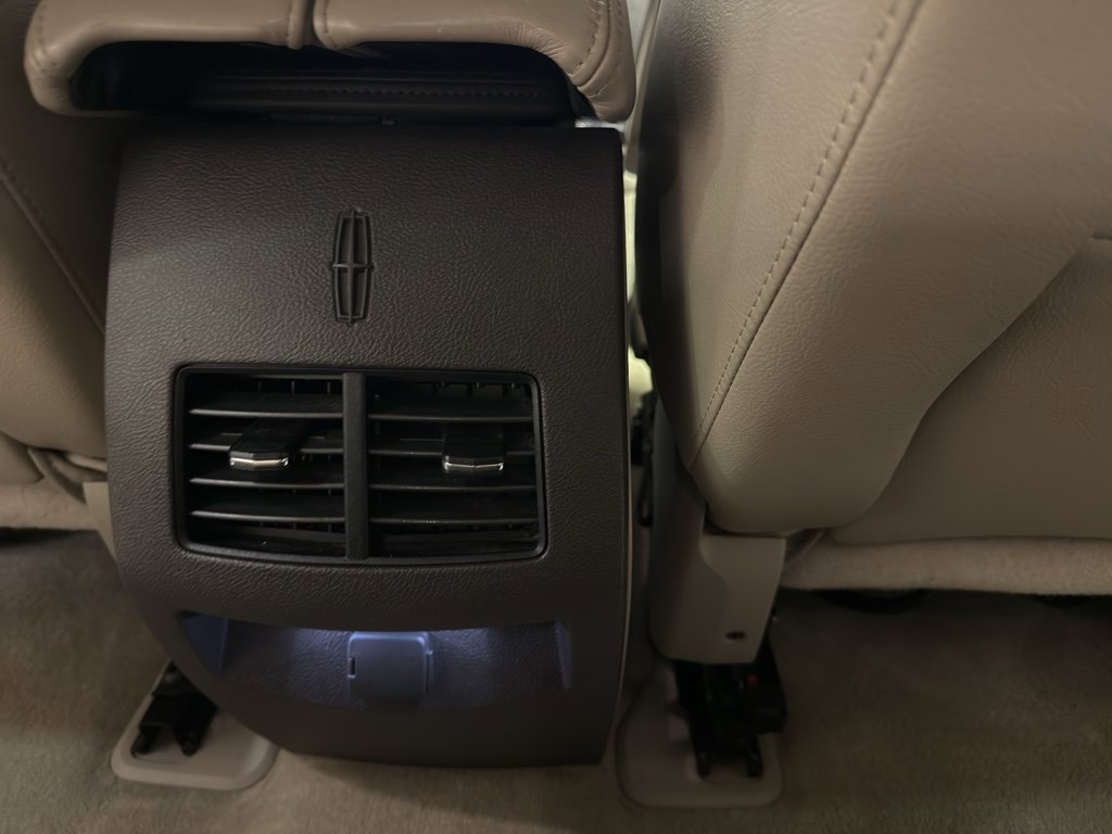 Used 2012 Lincoln MKX AWD image 26