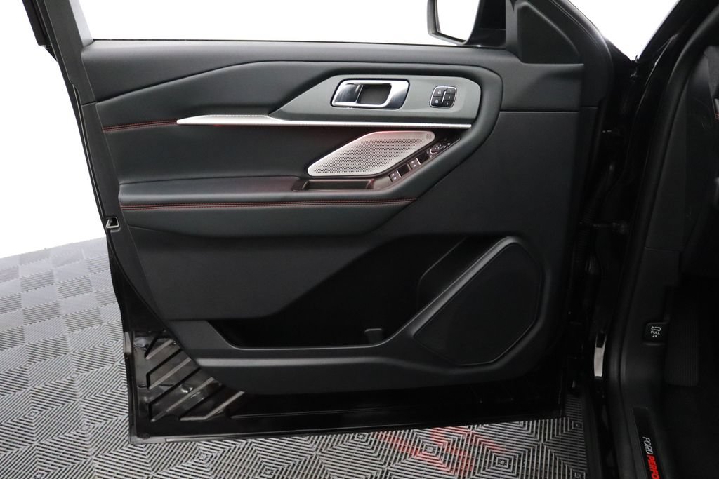 Used 2025 Ford Explorer ST AWD/4WD image 13