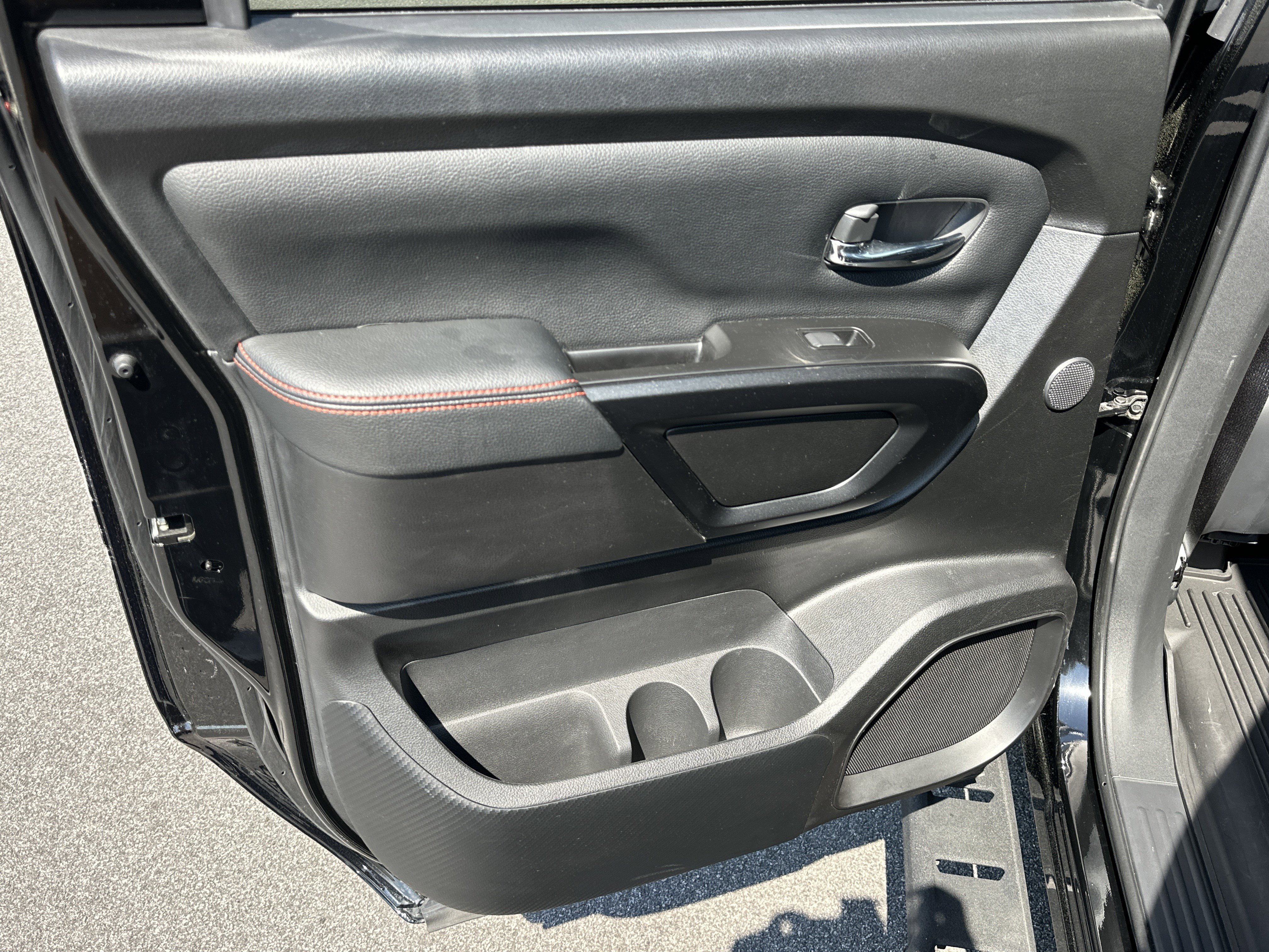 Used 2024 Nissan Titan PRO-4X w/ Pro-4x Convenience Package image 22