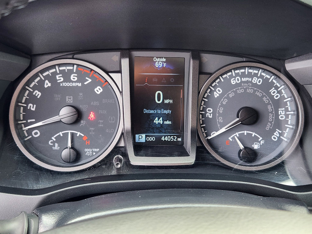 Used 2023 Toyota Tacoma TRD Off-Road w/ Technology Package image 17