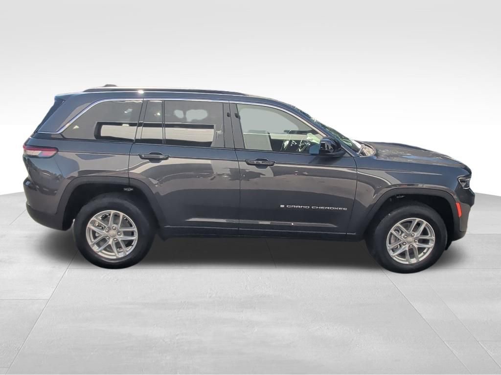 Used 2025 Jeep Grand Cherokee Laredo X w/ Luxury Tech Group I image 6