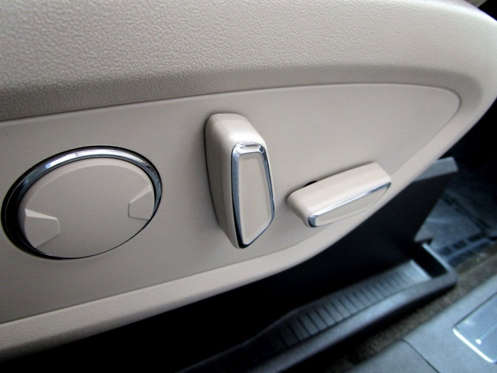 Used 2020 Lincoln Nautilus Reserve AWD/4WD image 32