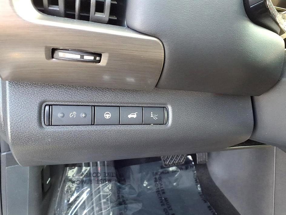 Used 2025 Nissan Pathfinder Platinum w/ Lighting Package (N92) image 13