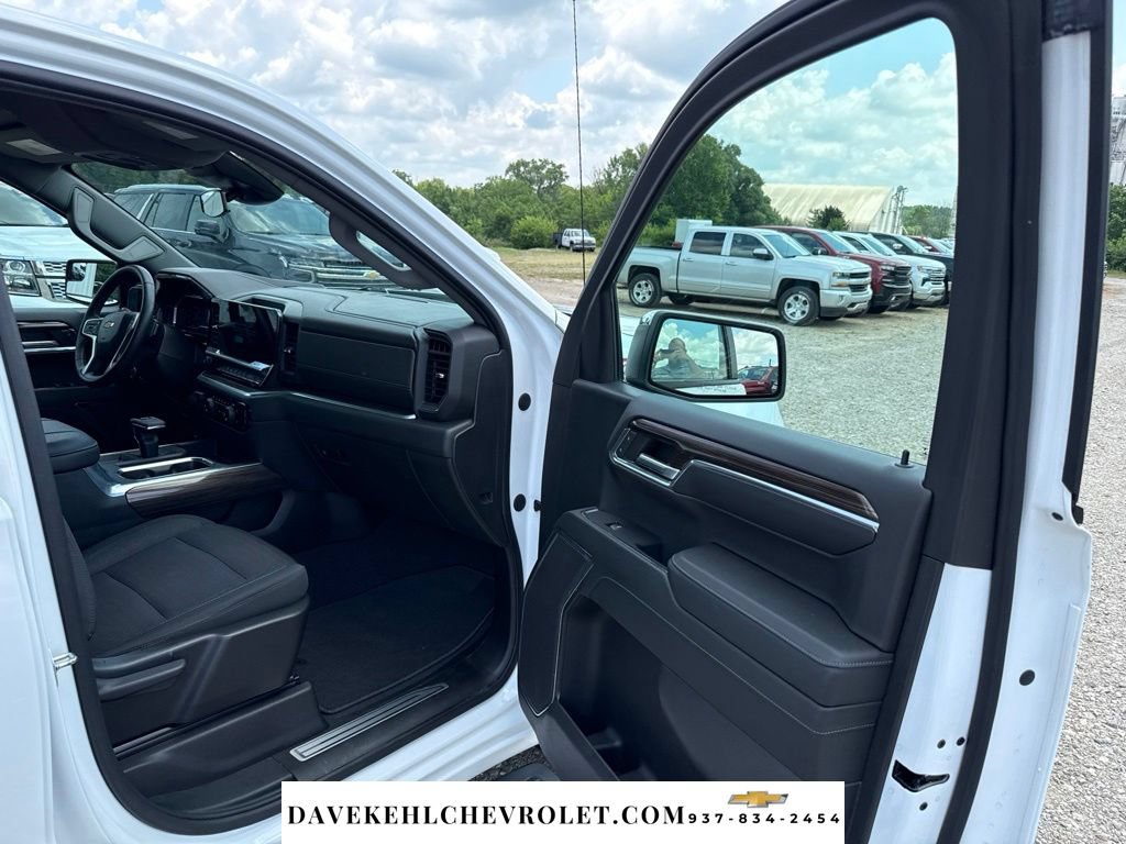 Used 2023 Chevrolet Silverado 1500 LT AWD/4WD image 21