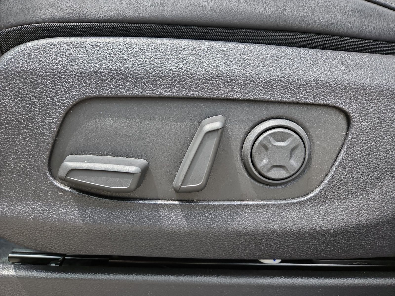 Used 2024 Kia Carnival SX FWD image 21