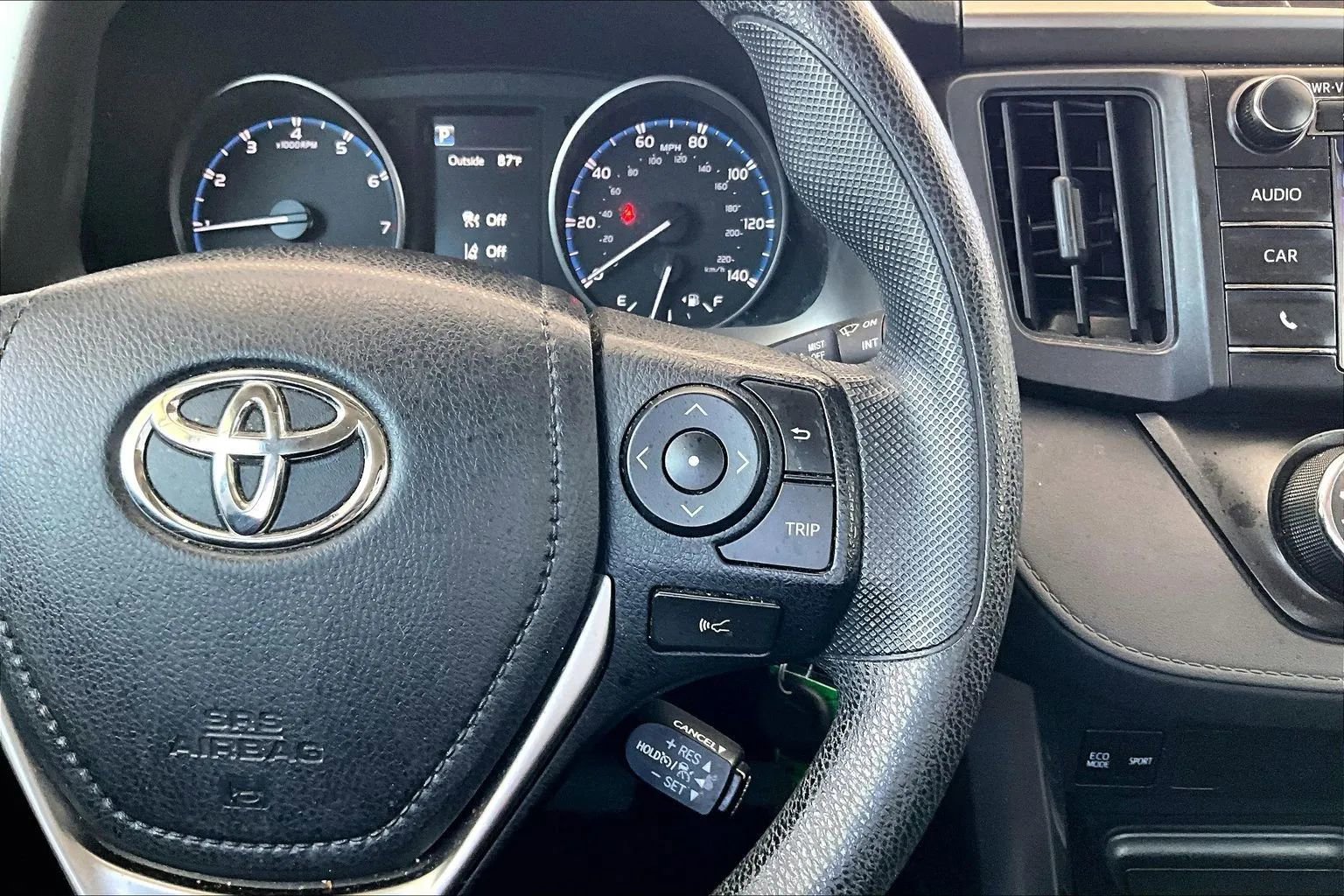Used 2017 Toyota RAV4 LE FWD image 11
