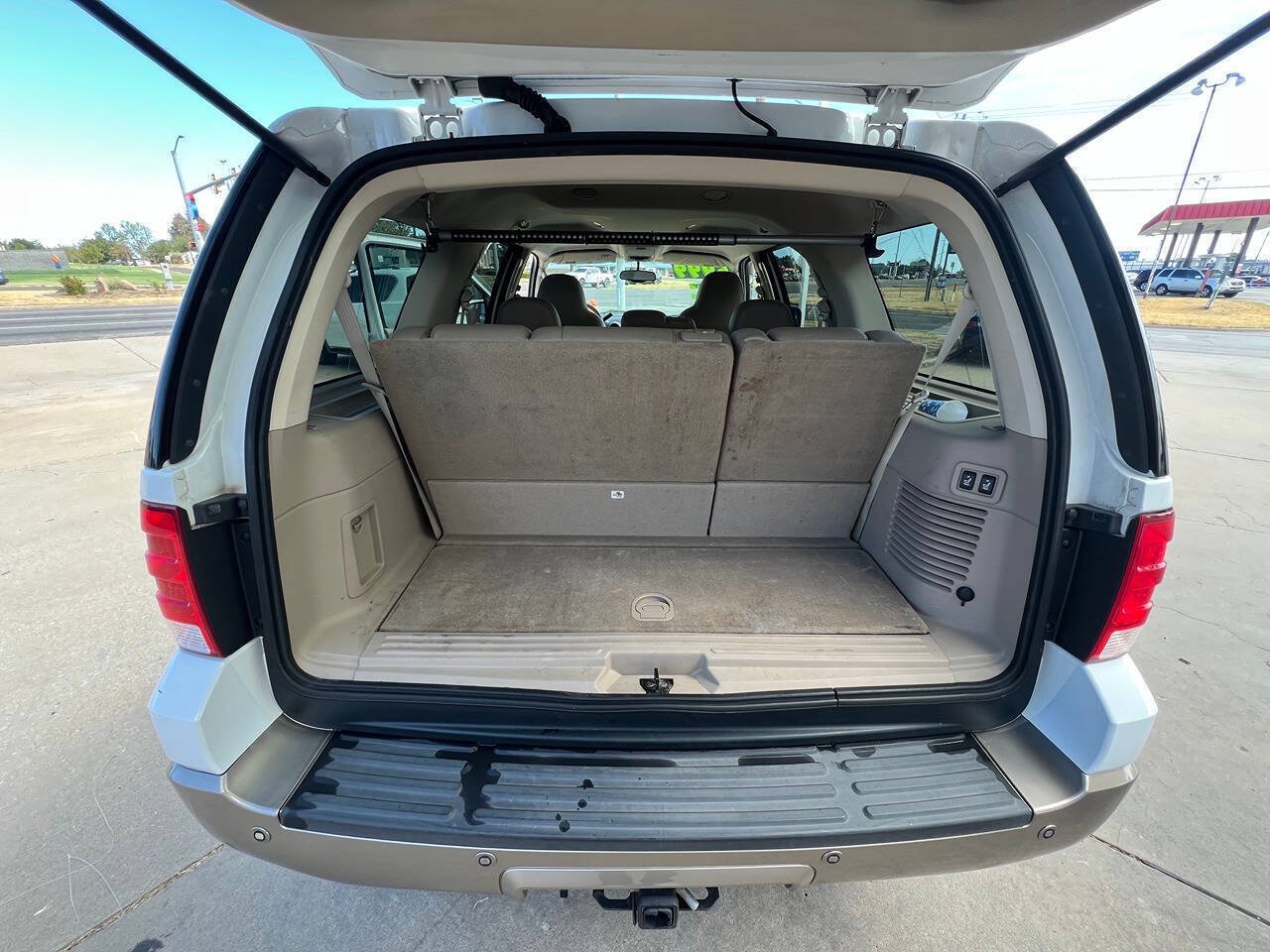 Used 2004 Ford Expedition Eddie Bauer RWD image 14