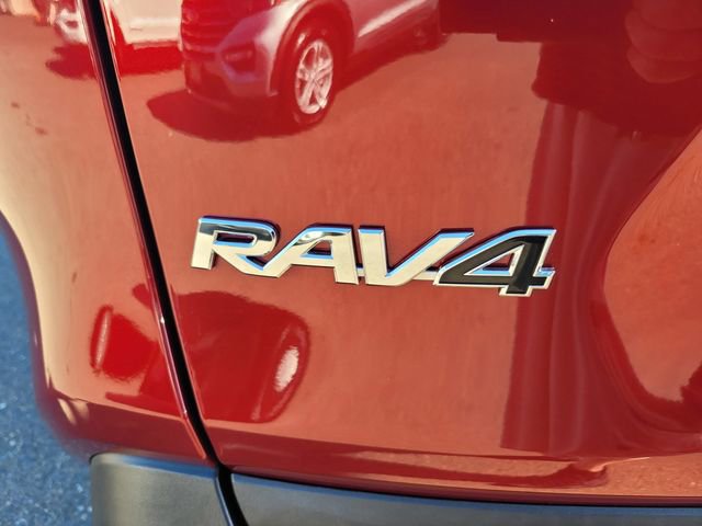 Used 2022 Toyota RAV4 XLE image 7