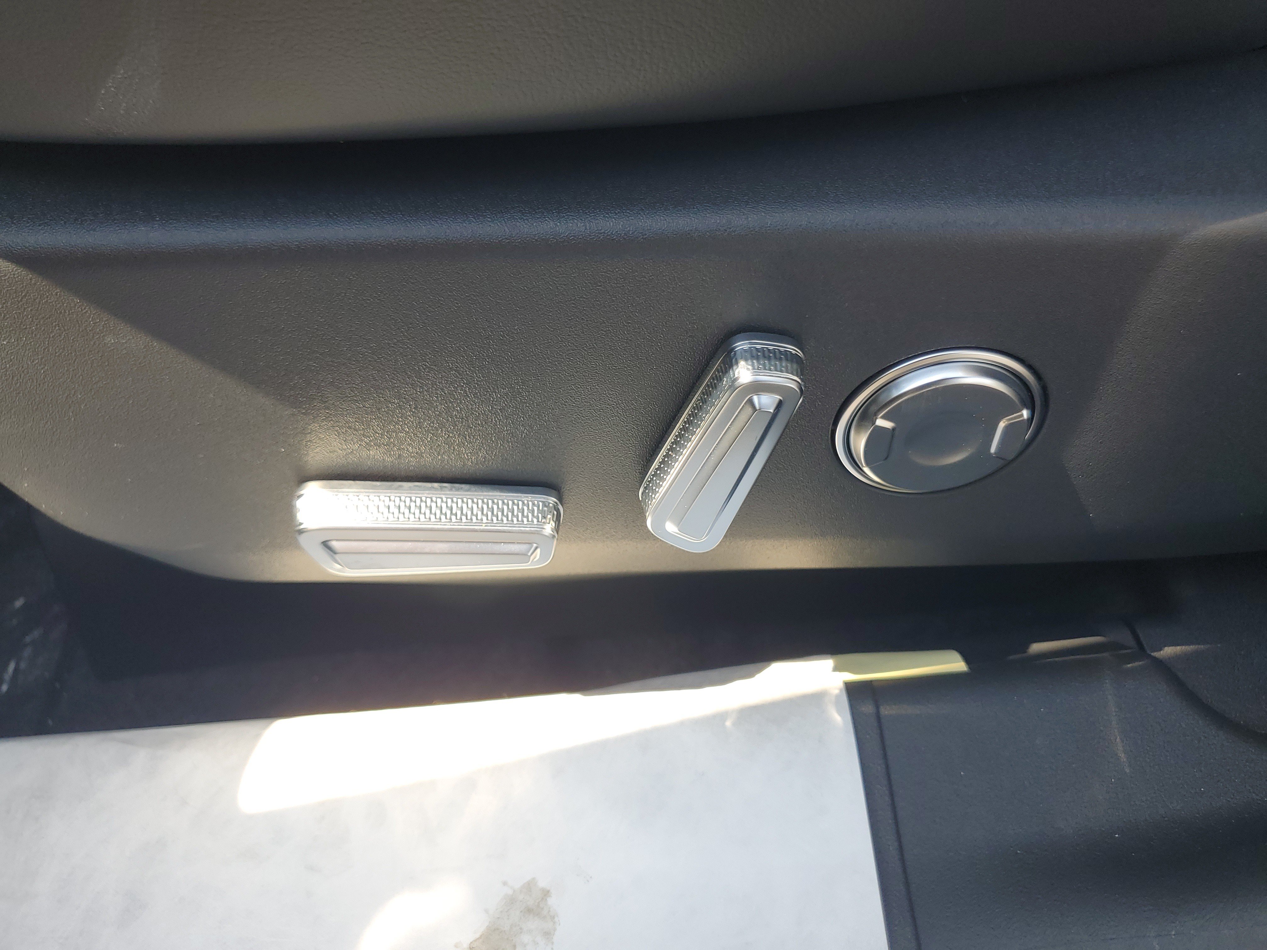 New 2026 Lincoln Nautilus Reserve AWD/4WD image 12