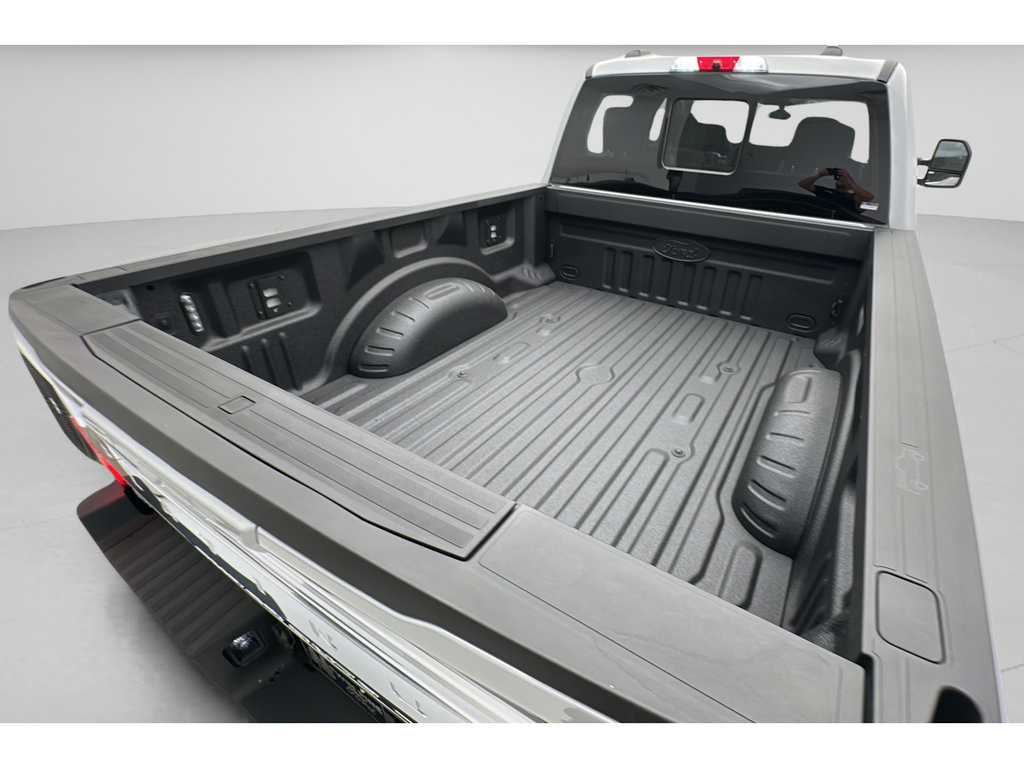 New 2026 Ford F250 Platinum w/ Platinum Plus Package AWD/4WD image 8