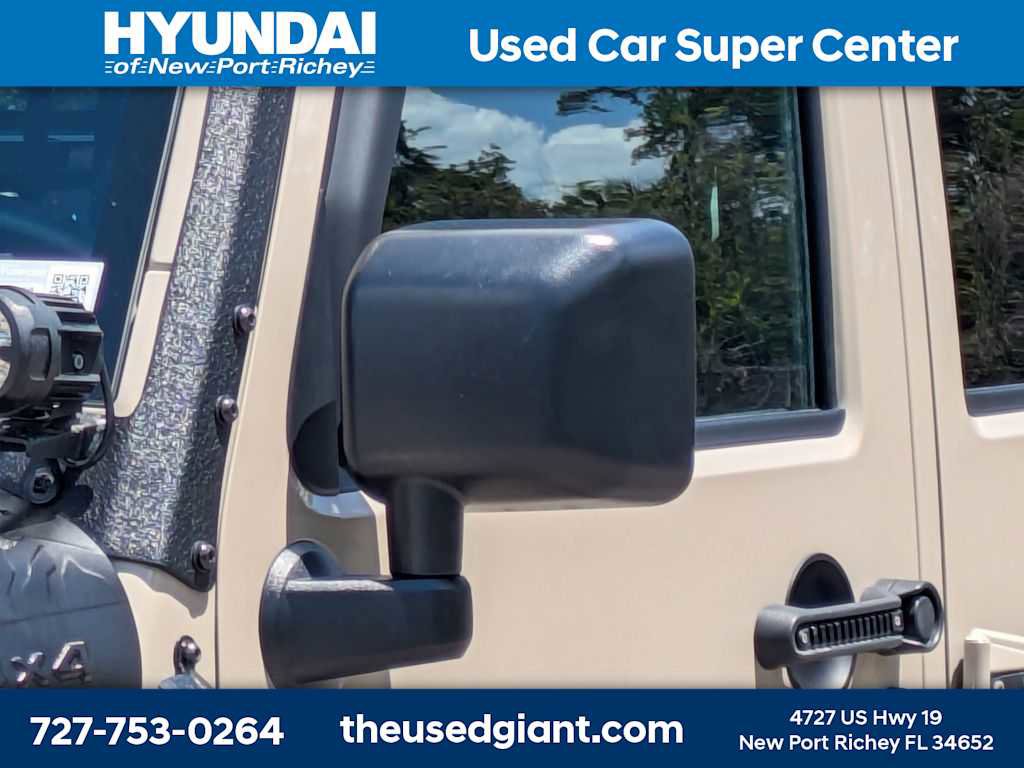 Used 2016 Jeep Wrangler Unlimited Sahara AWD/4WD image 11