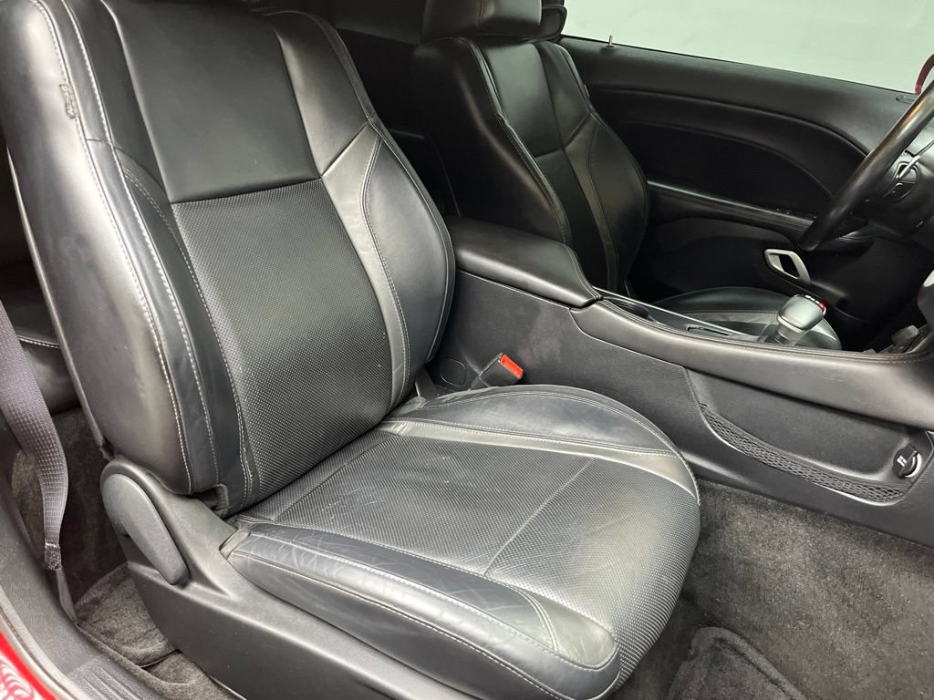 Used 2015 Dodge Challenger R/T Plus RWD image 24