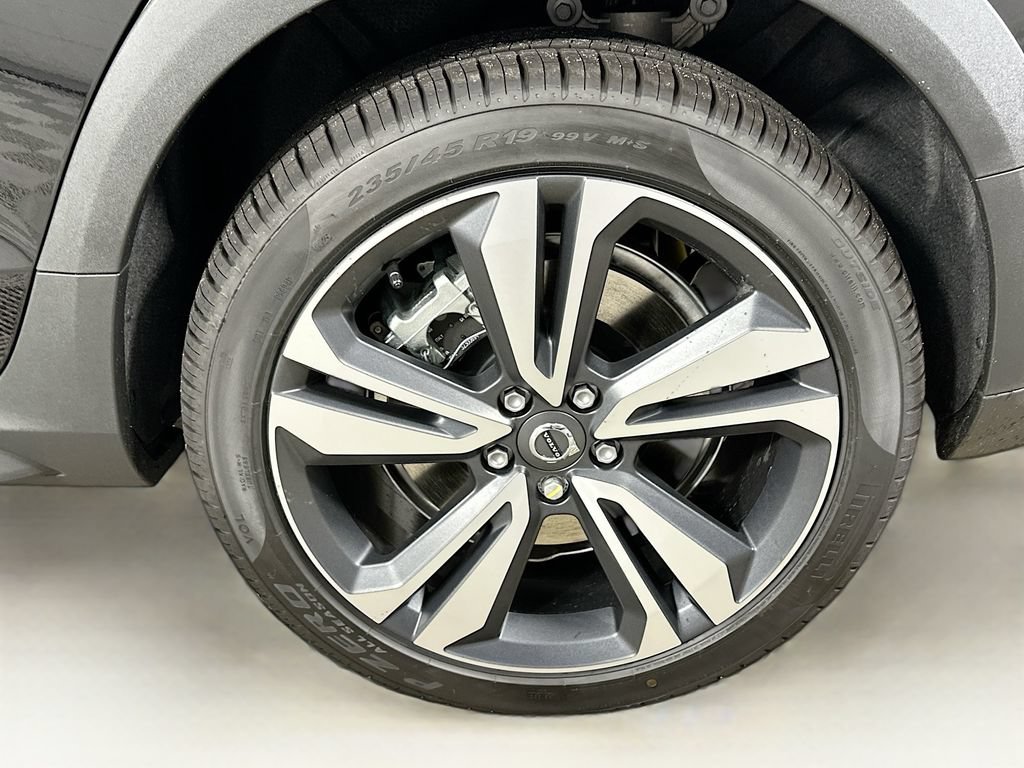 Used 2026 Volvo V60 B5 Cross Country Plus w/ Protection Package Premier AWD/4WD image 24