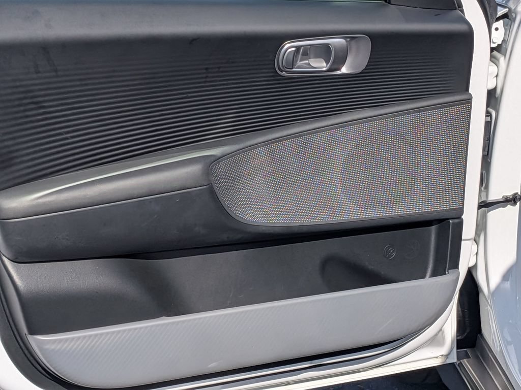 Used 2024 Hyundai Ioniq 6 SE RWD image 12
