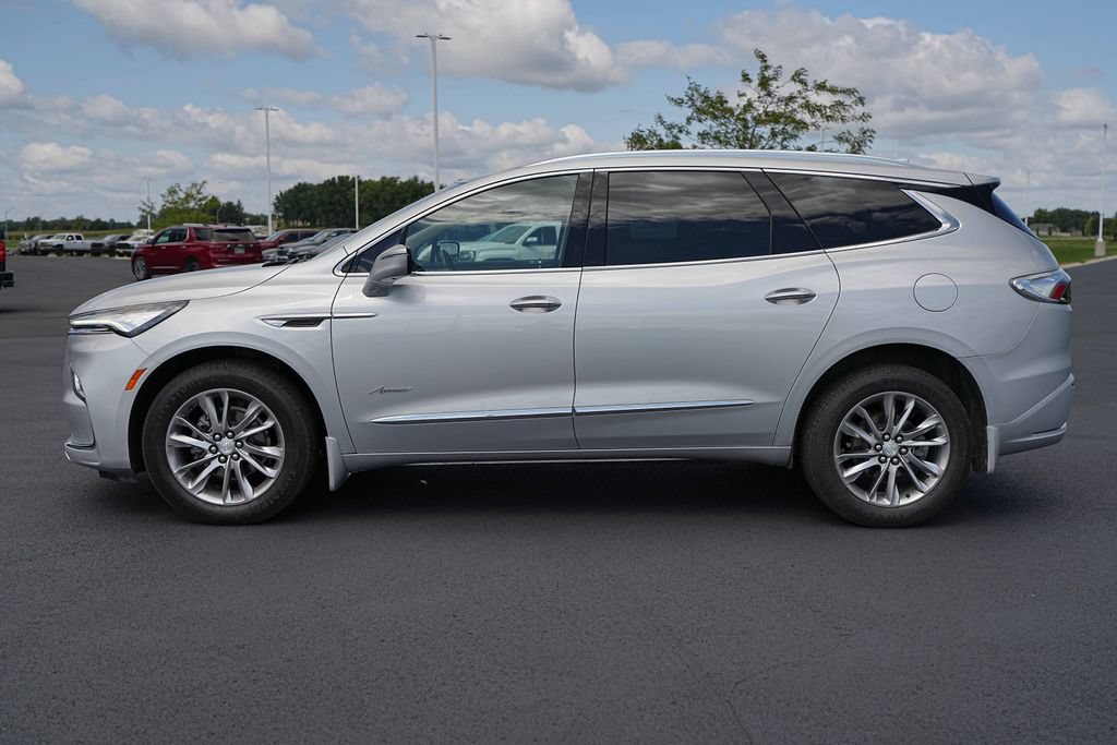Used 2022 Buick Enclave Avenir w/ Avenir Technology Package AWD/4WD image 9