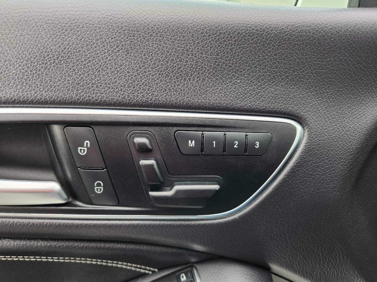 Used 2015 Mercedes-Benz CLA 250 image 26