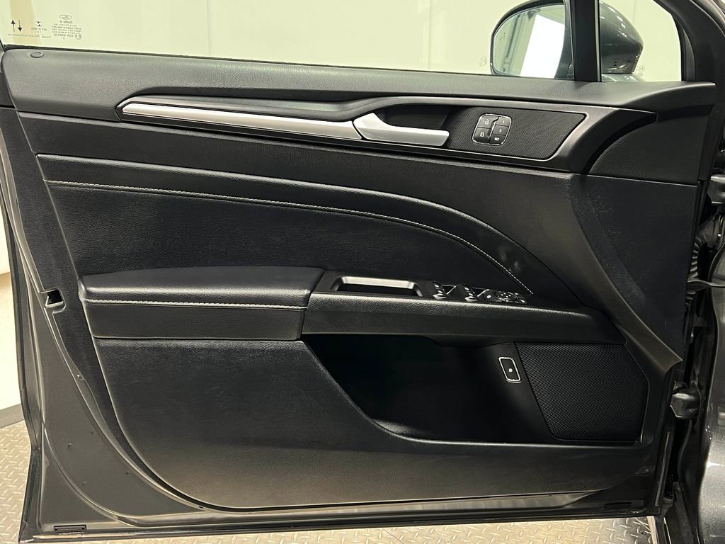 Used 2020 Ford Fusion Energi Titanium image 15