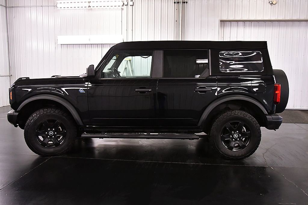 Used 2023 Ford Bronco Black Diamond image 4
