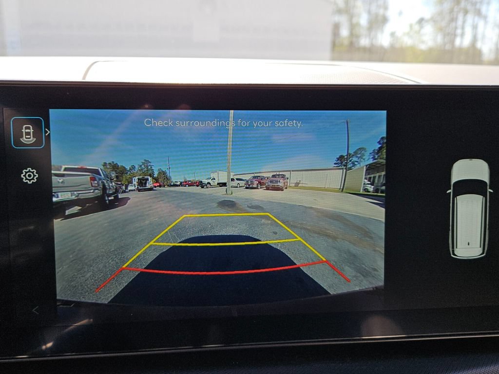 Used 2025 Hyundai Santa Fe SEL FWD image 18