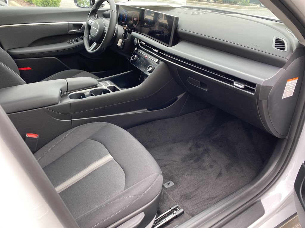 New 2026 Hyundai Sonata SEL FWD image 32