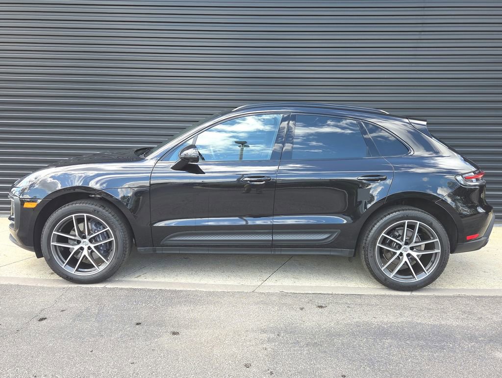 Certified 2026 Porsche Macan AWD/4WD image 2