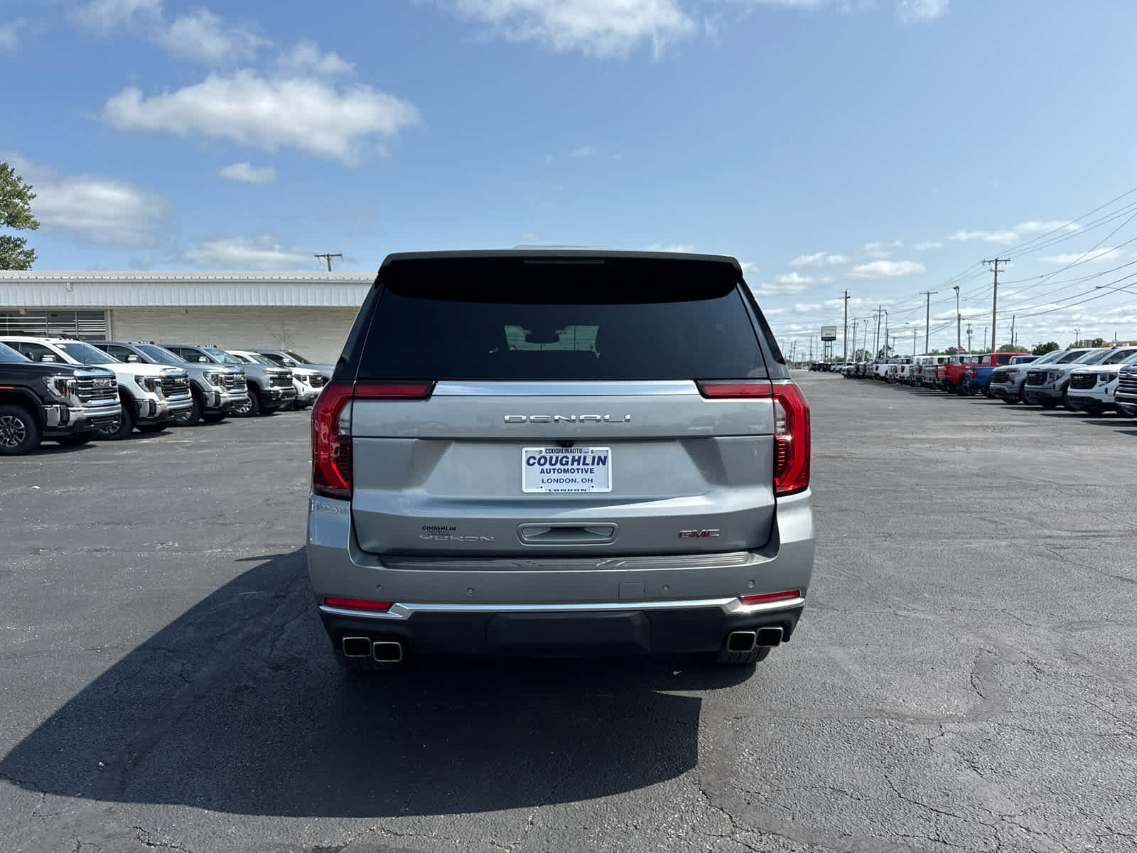 Certified 2025 GMC Yukon Denali AWD/4WD image 4