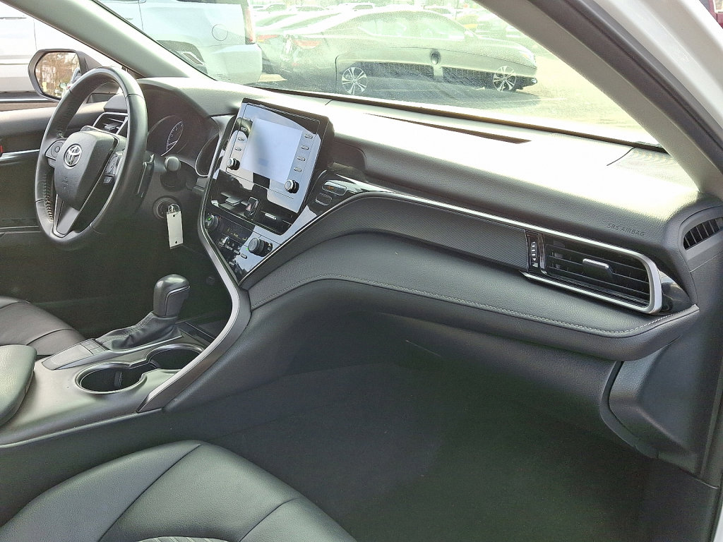 Used 2023 Toyota Camry SE image 11