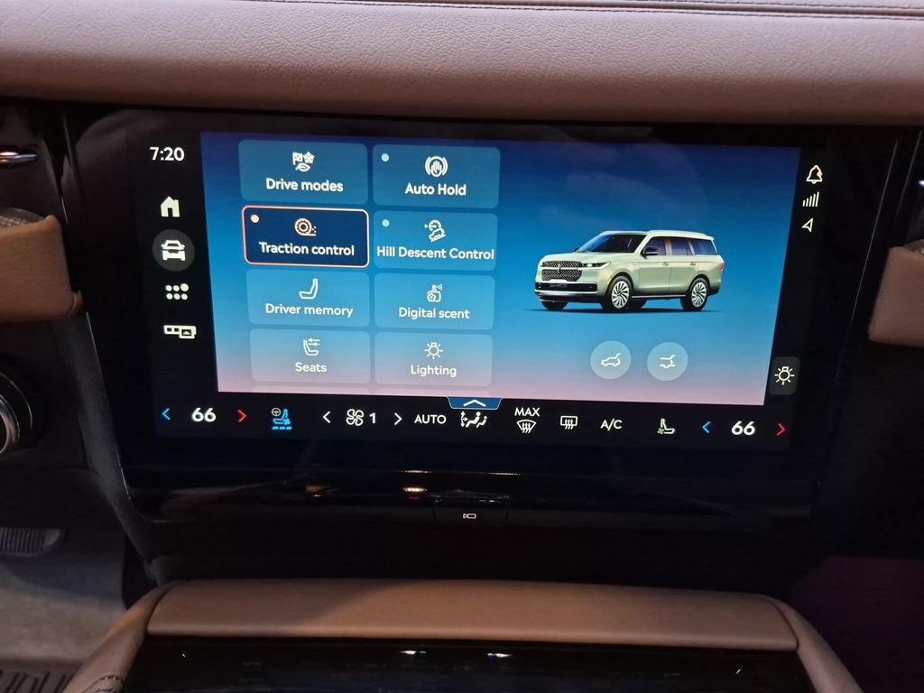 Used 2025 Lincoln Navigator L Black Label AWD/4WD image 28