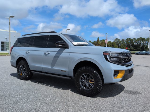 Used 2025 Ford Expedition Tremor AWD/4WD image 3