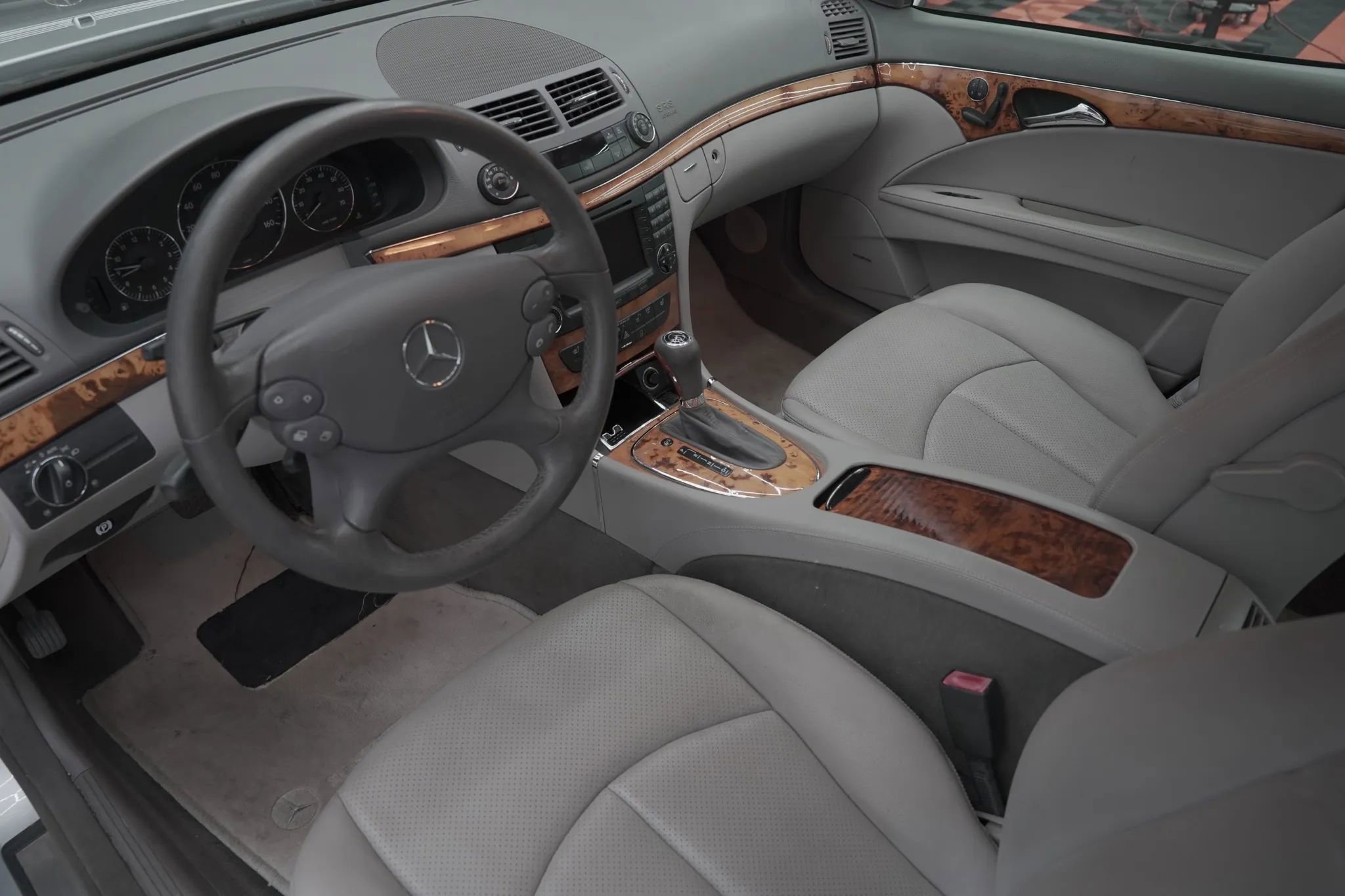 Used 2007 Mercedes-Benz E 350 Sedan image 3