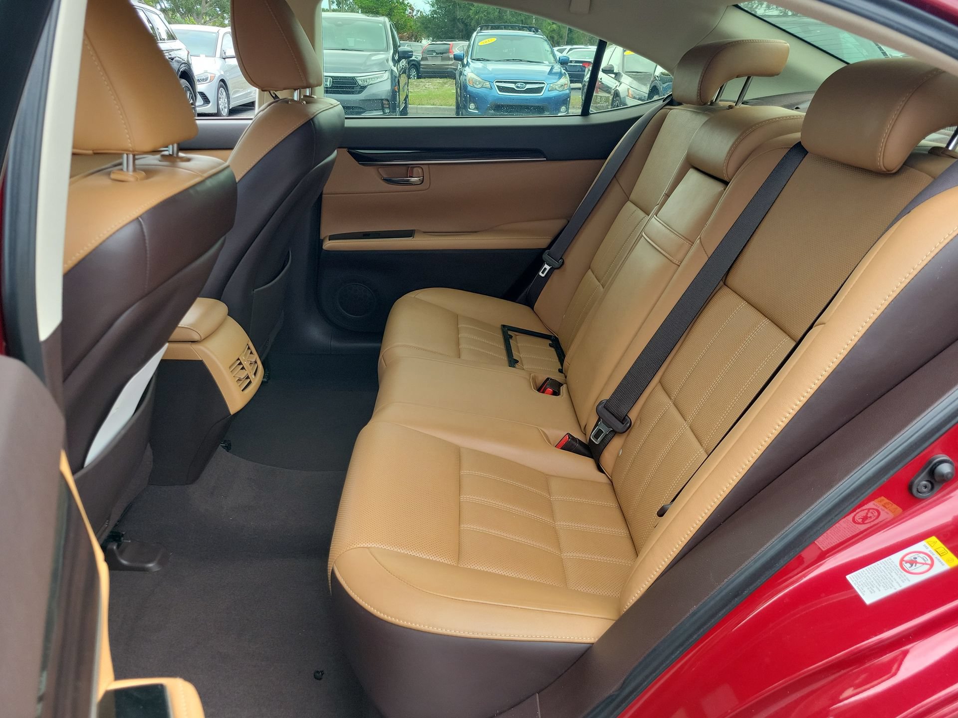 Used 2016 Lexus ES 350 w/ Luxury Package w/Wood Trim FWD image 16