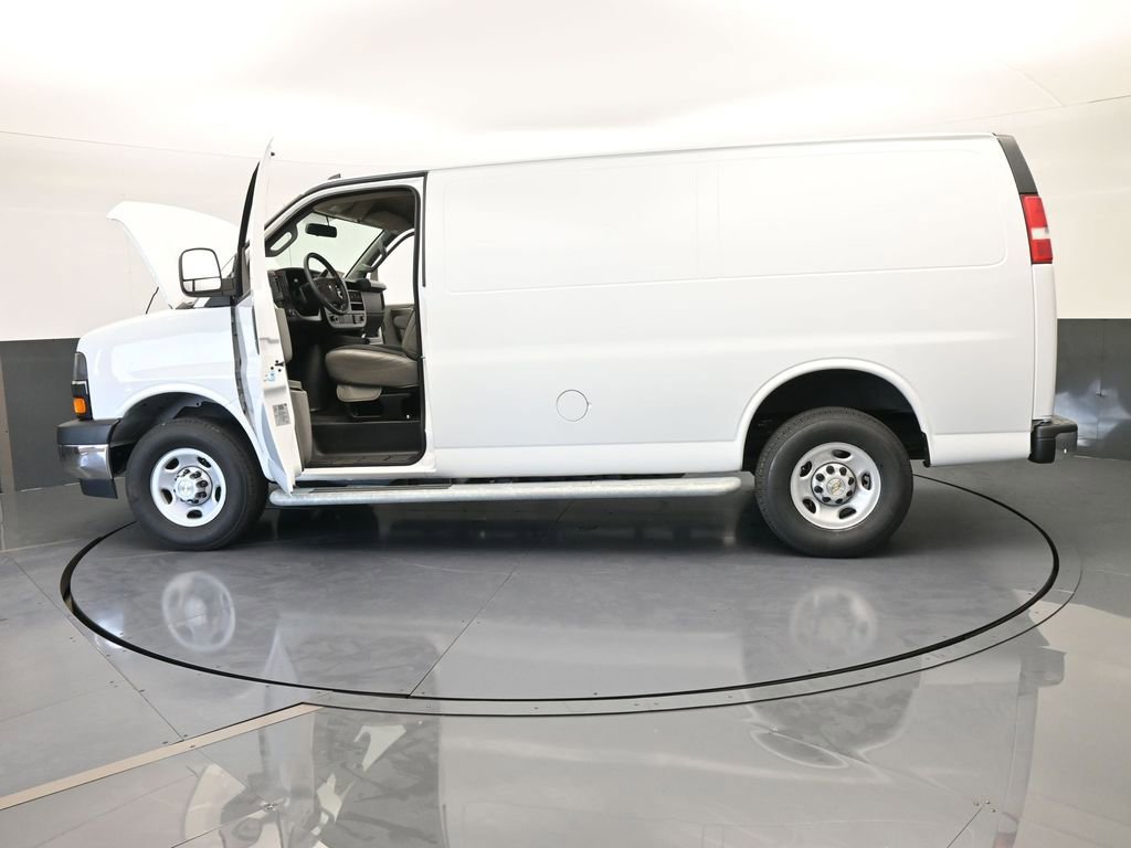 Used 2024 Chevrolet Express 2500 w/ Driver Convenience Package image 65