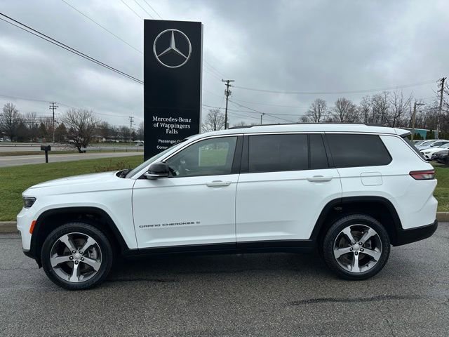 Used 2023 Jeep Grand Cherokee L Limited AWD/4WD image 2